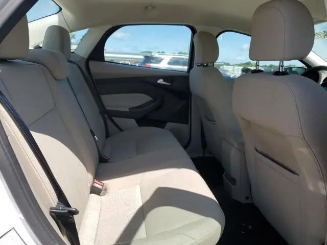 2016 FORD FOCUS SE