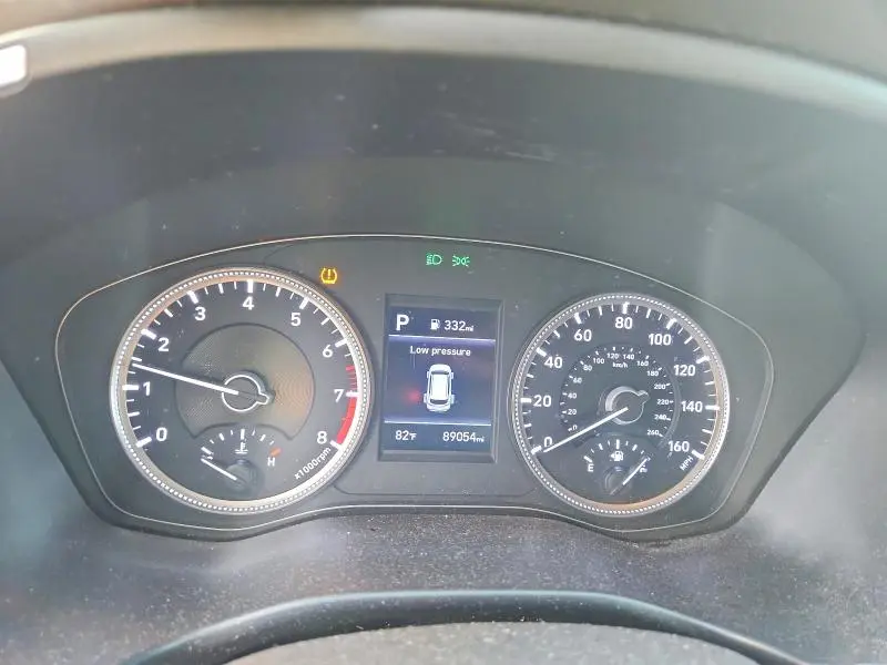 2019 HYUNDAI SANTA FE SE  