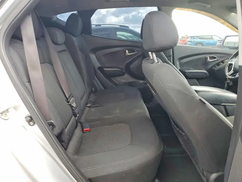 2011 HYUNDAI TUCSON GL  