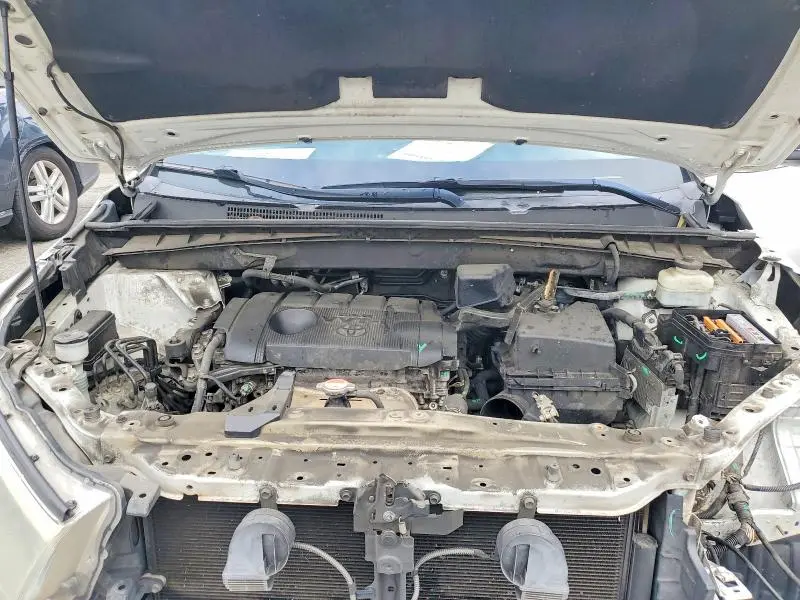 2016 TOYOTA HIGHLANDER LE  