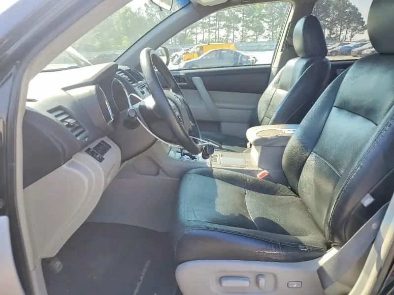 2013 TOYOTA HIGHLANDER PLUS  