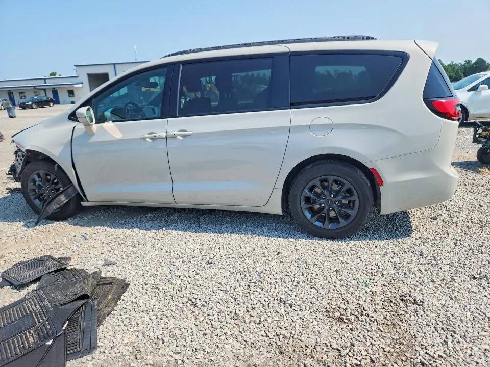 2021 CHRYSLER PACIFICA TOURING  