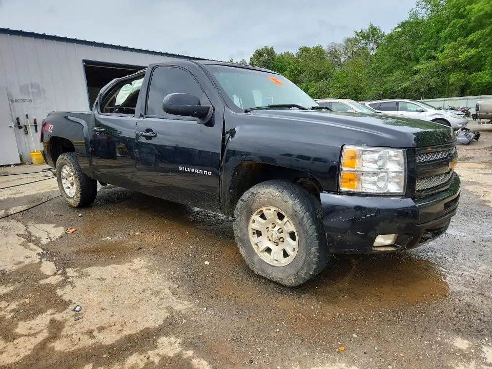 2011 CHEVROLET SILVERADO K1500 LT  