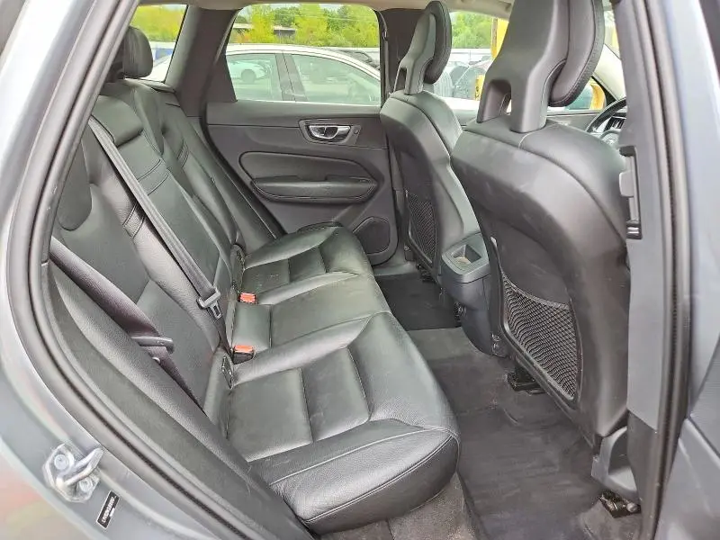2018 VOLVO XC60 T5  