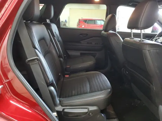 2023 NISSAN PATHFINDER SV  
