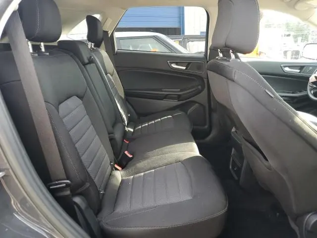 2021 FORD EDGE SE  