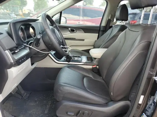 2024 KIA CARNIVAL LX  