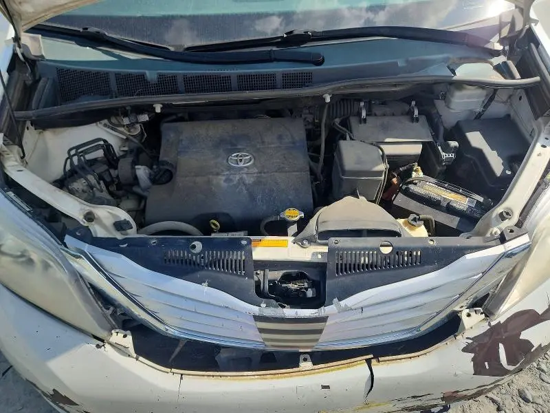 2014 TOYOTA SIENNA LIMITED 7-PASSENGER  