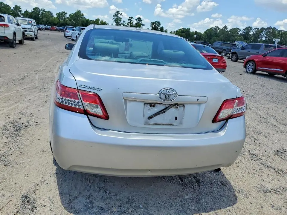 2010 TOYOTA CAMRY BASE  