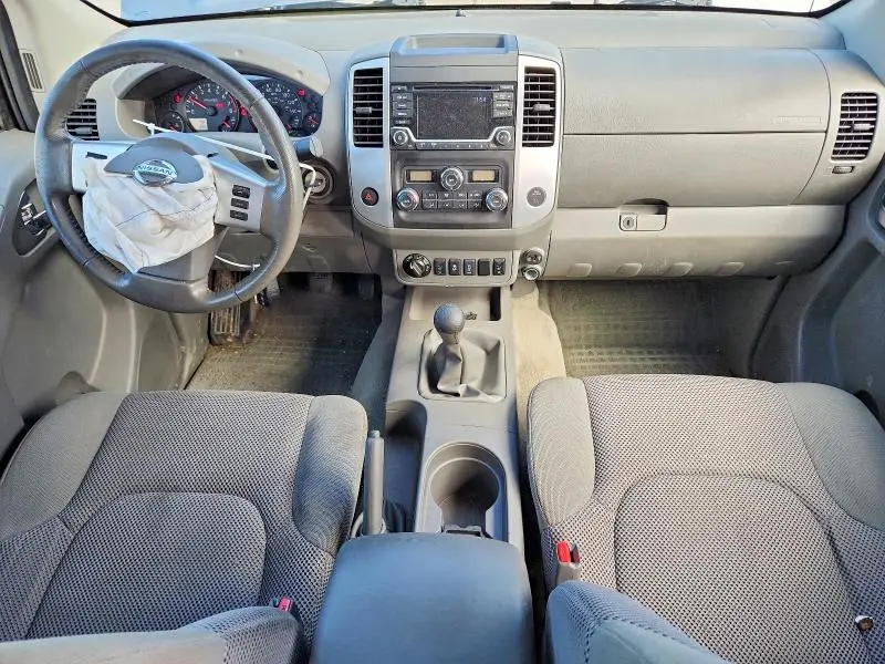 2017 NISSAN FRONTIER SV  