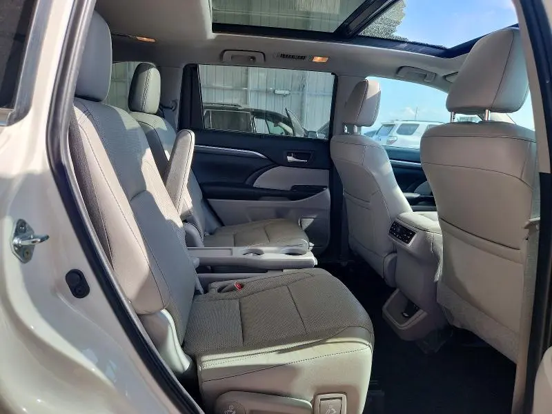 2019 TOYOTA HIGHLANDER LIMITED PLATINUM  