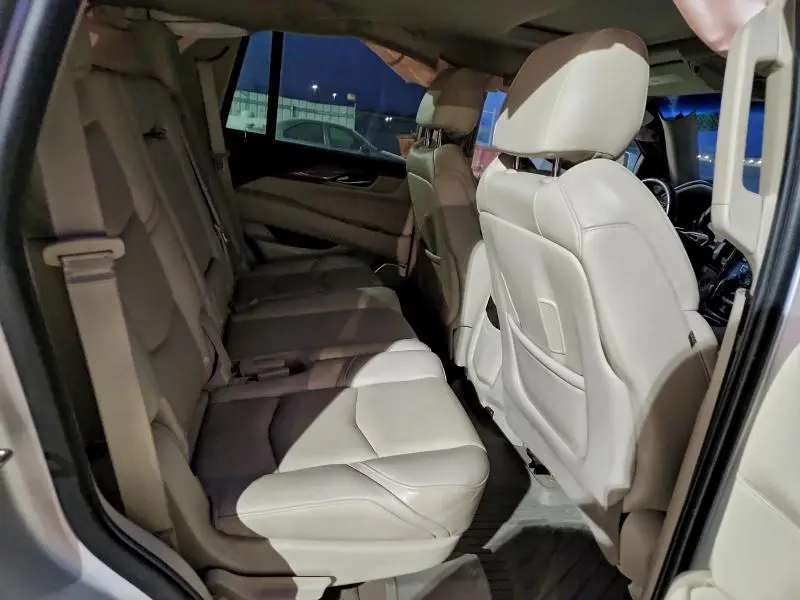 2019 CADILLAC ESCALADE LUXURY  