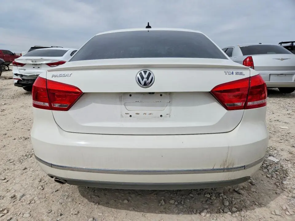 2013 VOLKSWAGEN PASSAT SEL  