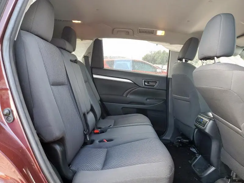 2018 TOYOTA HIGHLANDER LE  