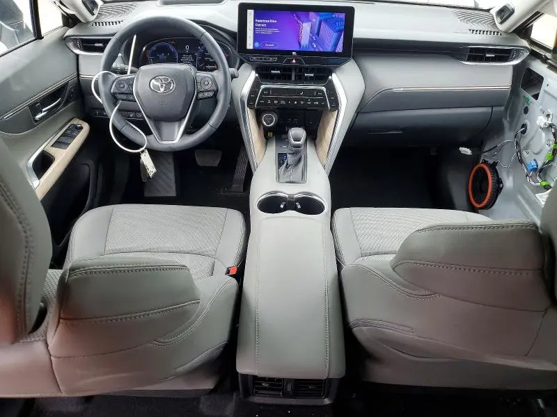 2024 TOYOTA VENZA LIMITED  