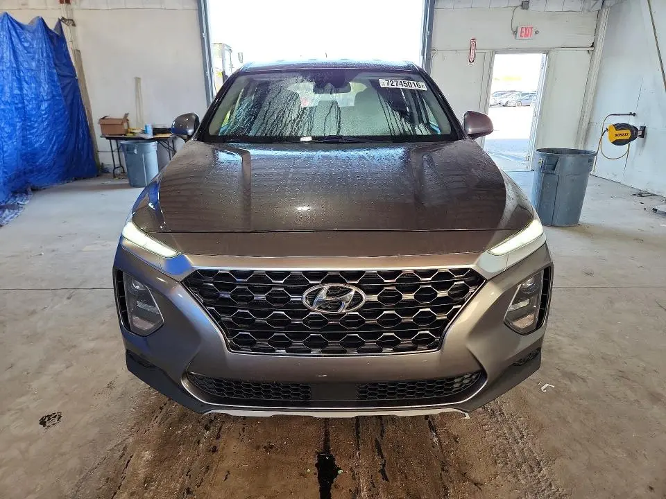 2019 HYUNDAI SANTA FE SE  