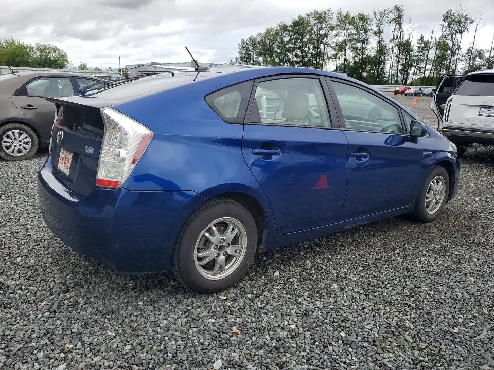 2010 TOYOTA PRIUS III  