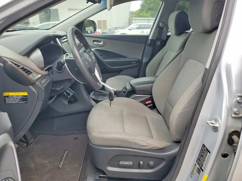 2017 HYUNDAI SANTA FE SE  