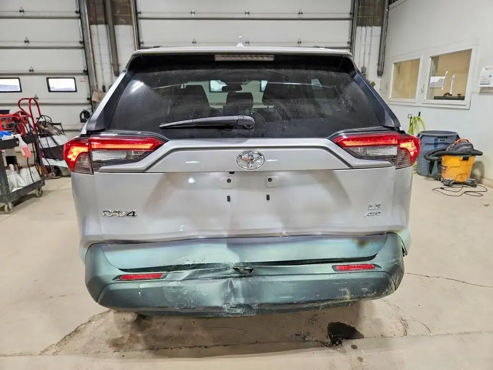 2019 TOYOTA RAV4 LE  