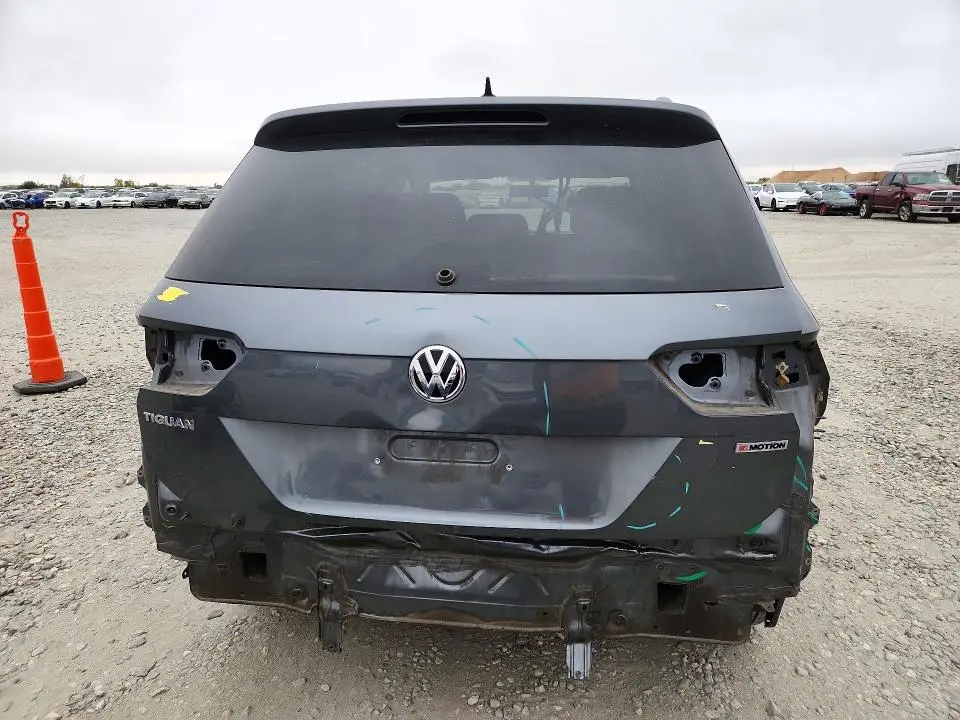 2020 VOLKSWAGEN TIGUAN S  