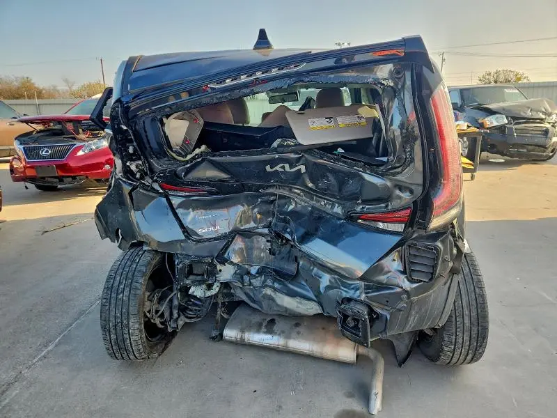 2023 KIA SOUL LX  
