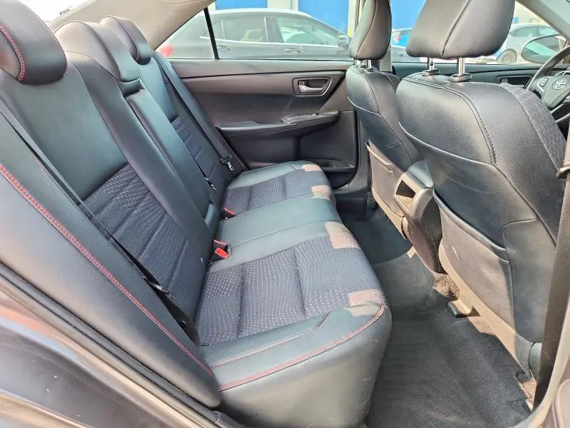 2015 TOYOTA CAMRY SE  
