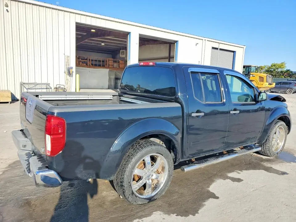 2012 NISSAN FRONTIER S  
