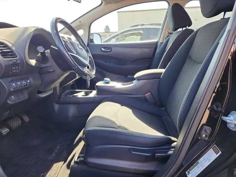 2015 NISSAN LEAF S  