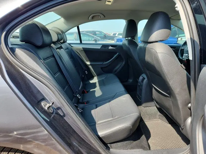2013 VOLKSWAGEN JETTA SE  