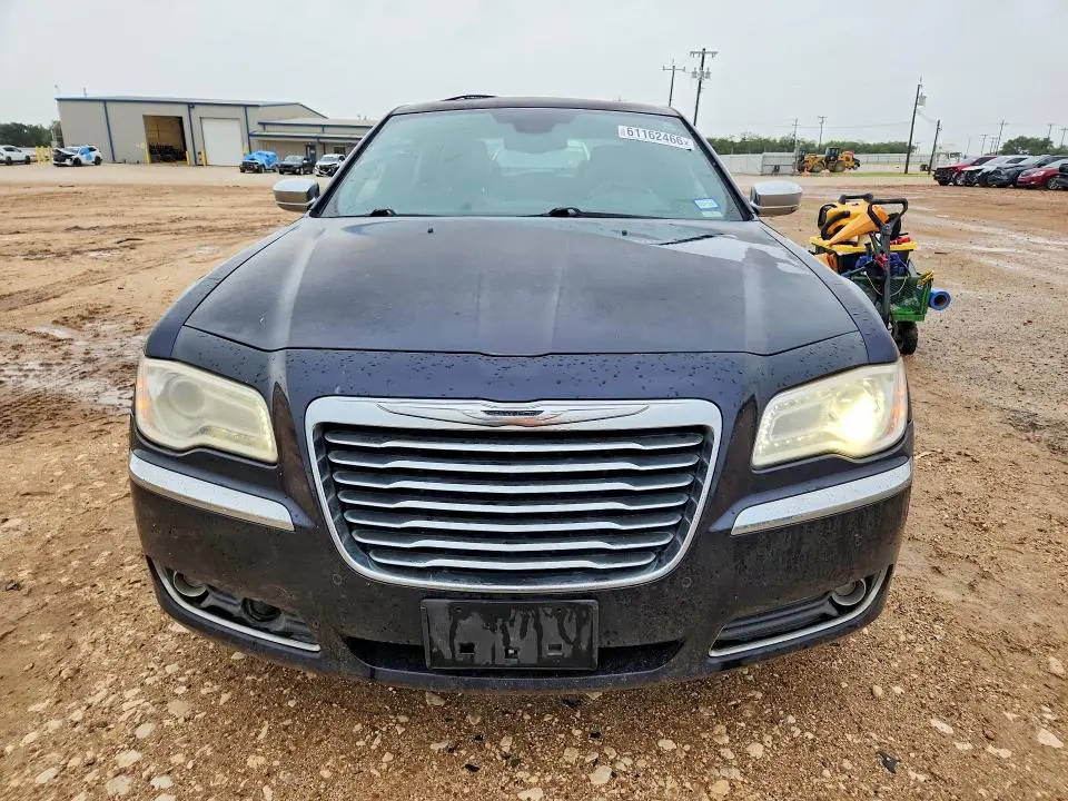 2011 CHRYSLER 300 LIMITED  