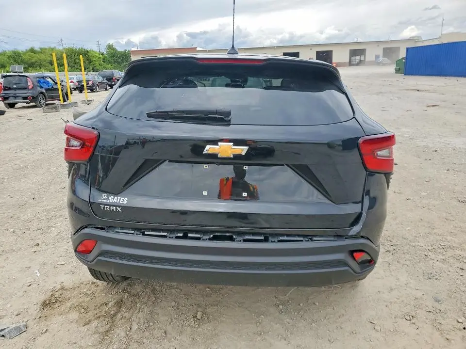 2025 CHEVROLET TRAX LS  