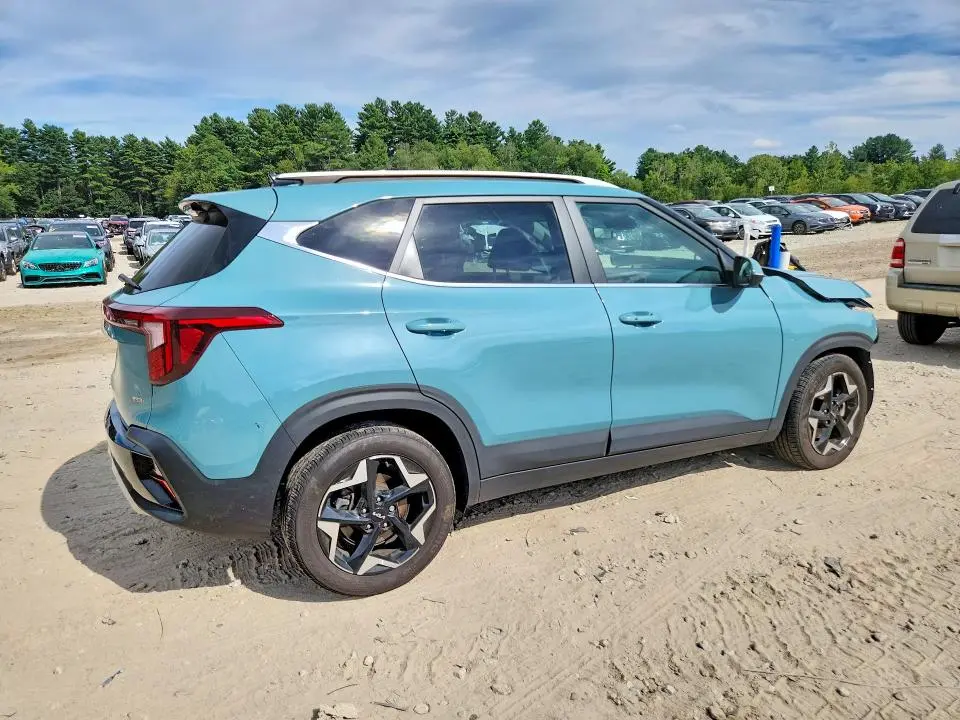 2024 KIA SELTOS EX  