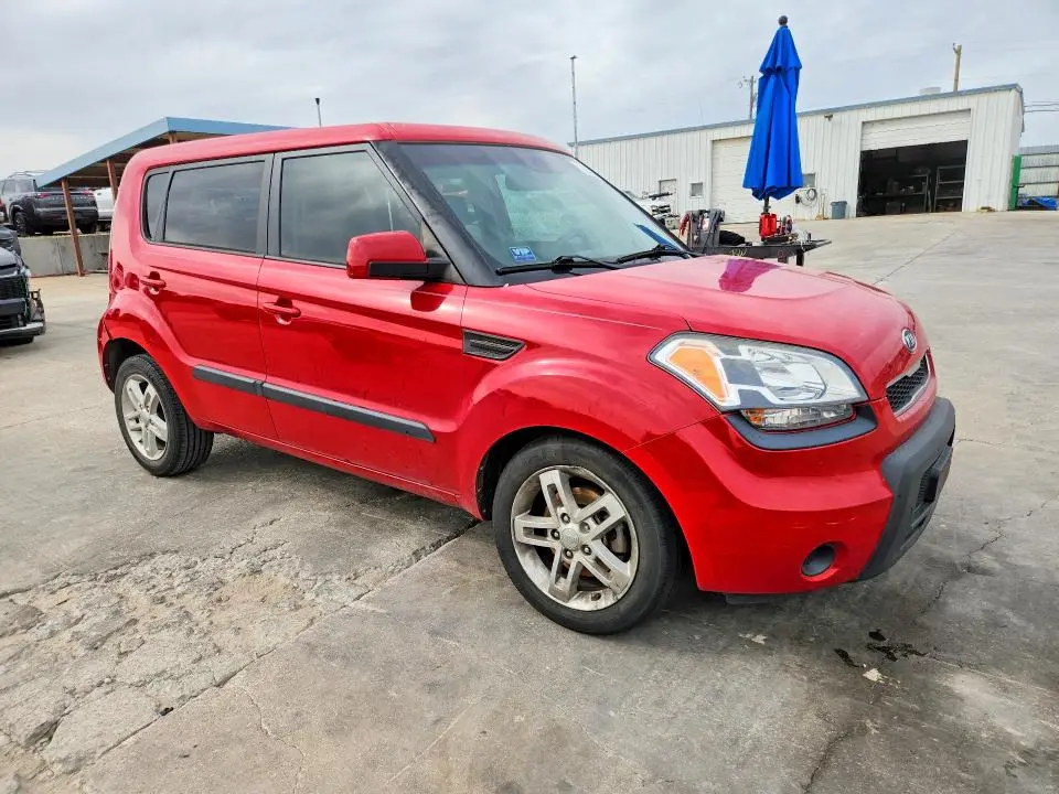 2011 KIA SOUL +  