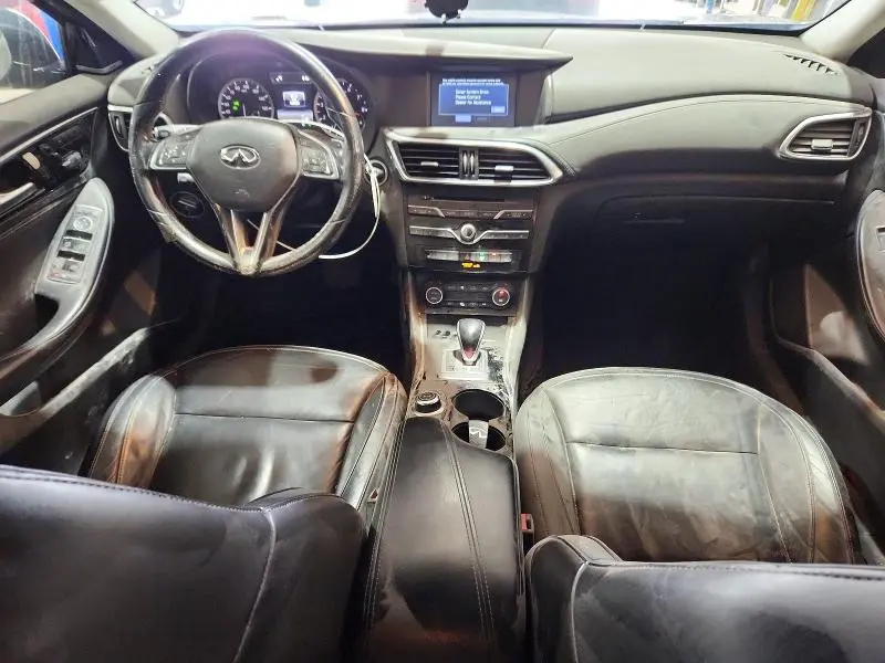 2017 INFINITI QX30 BASE  