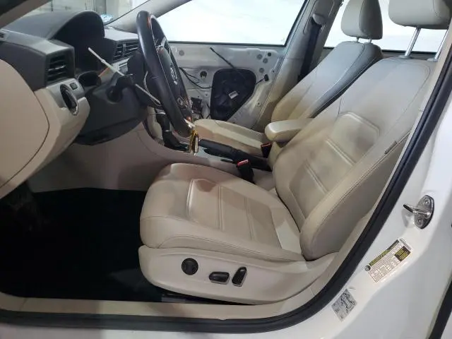 2020 VOLKSWAGEN PASSAT SE  