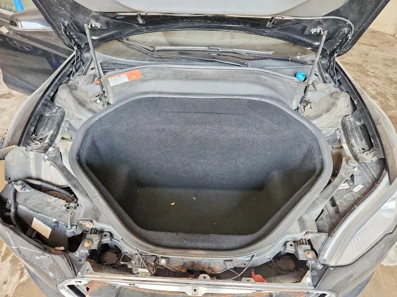 2015 TESLA MODEL S 85D  