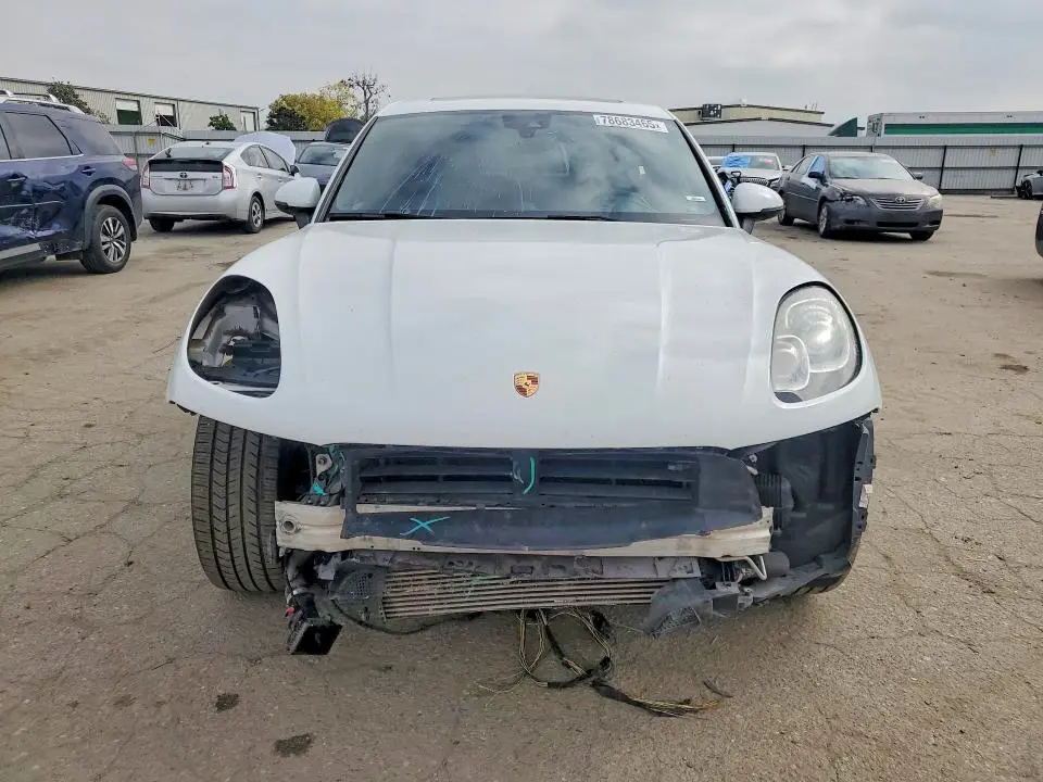 2018 PORSCHE MACAN   