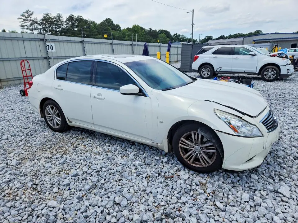 2015 INFINITI Q40 BASE  