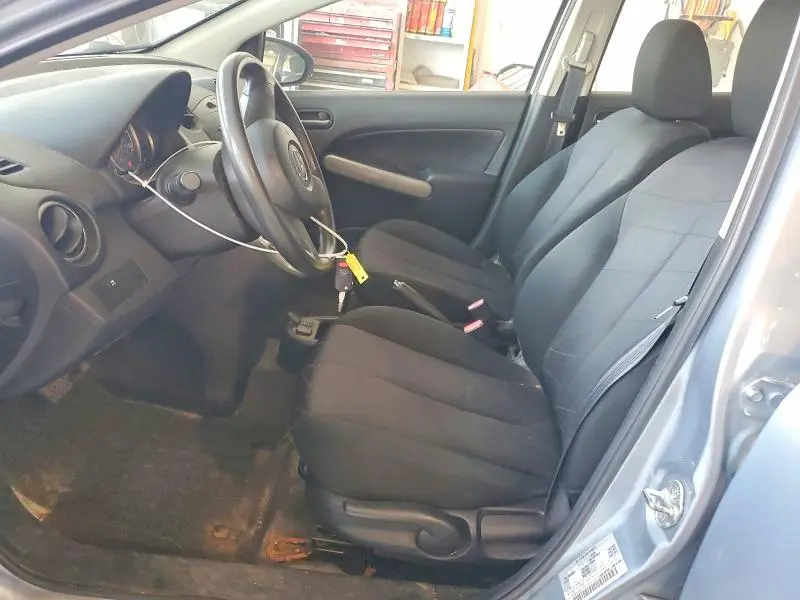 2013 MAZDA MAZDA2   