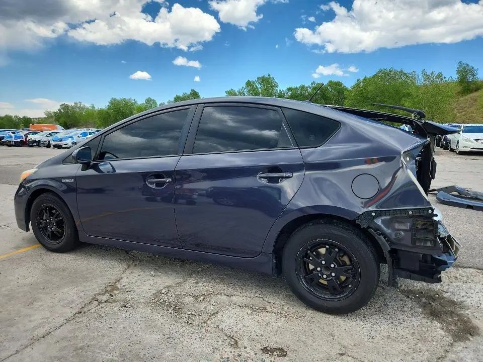 2013 TOYOTA PRIUS TWO  