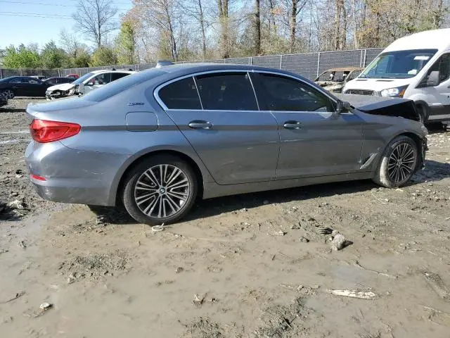 2019 BMW 530E 