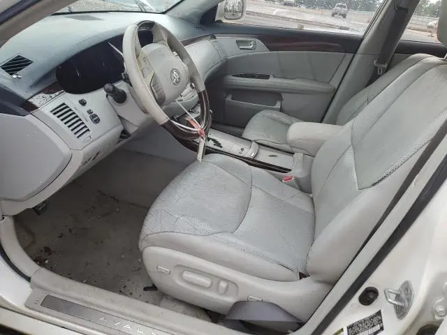 2010 TOYOTA AVALON XL  