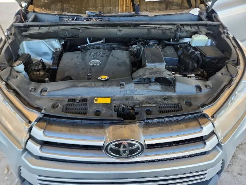 2017 TOYOTA HIGHLANDER XLE  