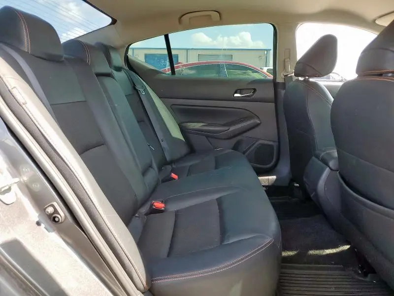 2022 NISSAN ALTIMA SR  