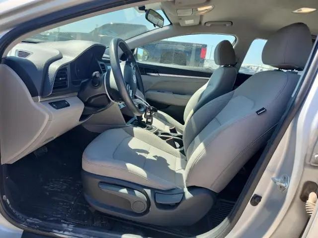2019 HYUNDAI ELANTRA SE  