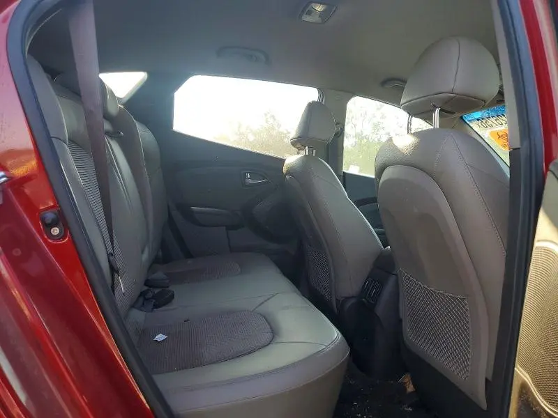 2015 HYUNDAI TUCSON SE  