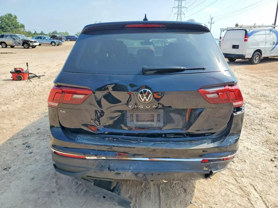 2022 VOLKSWAGEN TIGUAN SE  
