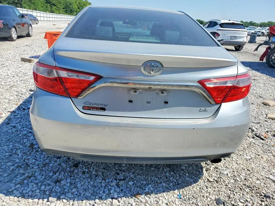 2016 TOYOTA CAMRY SE  