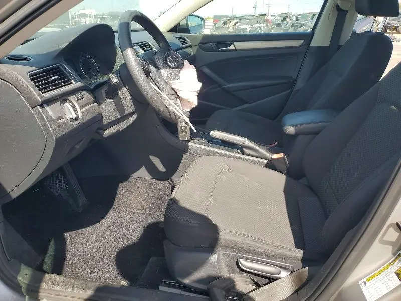 2013 VOLKSWAGEN PASSAT S  