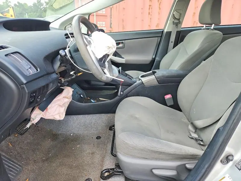 2013 TOYOTA PRIUS TWO  